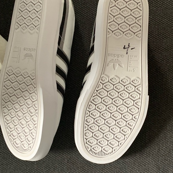 Super cute size 6 brand new canvas runners - Picture 3 of 5